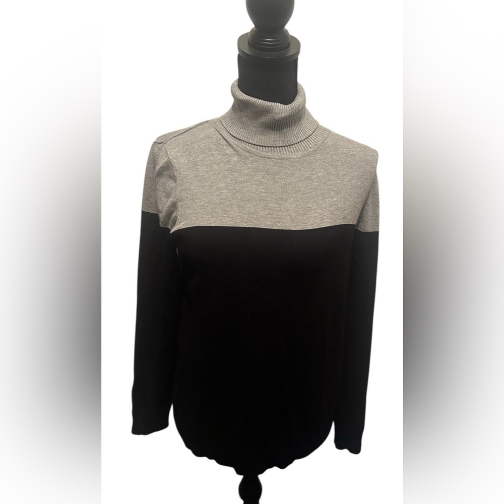 Premise long sleeve women’s black and grey turtle neck